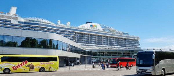AIDA-Abfahrt Ostseekai Kiel